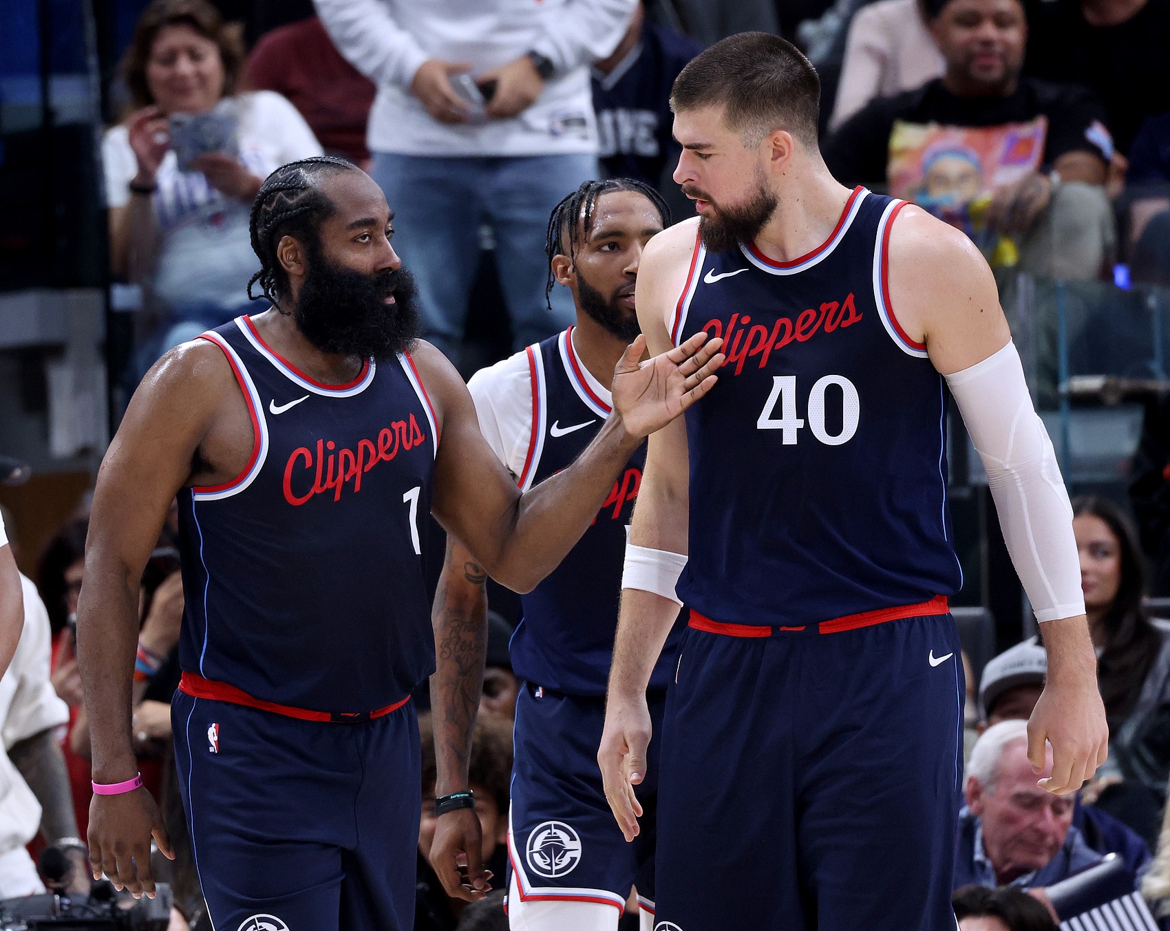 NBA彩经:快船掀翻骑士 勇士拿下马刺 太阳力克火箭